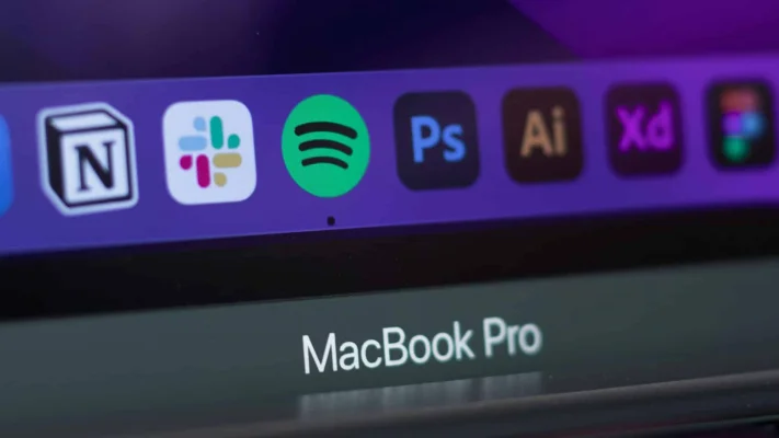 Adobe lansează Firefly pe mobil și intră decisiv în competiția AI cu OpenAI și Google