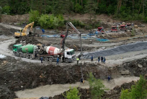 Şedinţă extraordinară de Guvern pentru inundaţiile de la Praid. Ce ajutoare se pregătesc