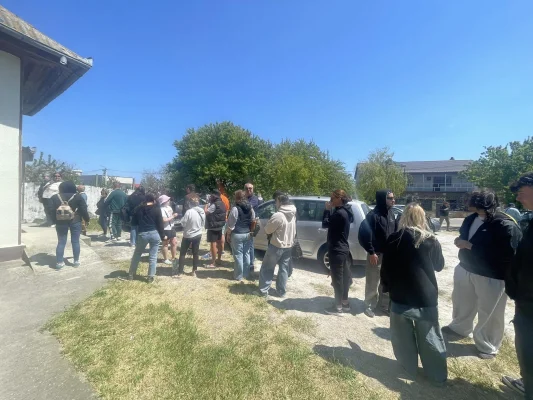 Coadă la secția de vot din Vama Veche. BEJ a decis suplimentarea numărului buletinelor de vot. Cozi și în stațiunile de pe Valea Oltului