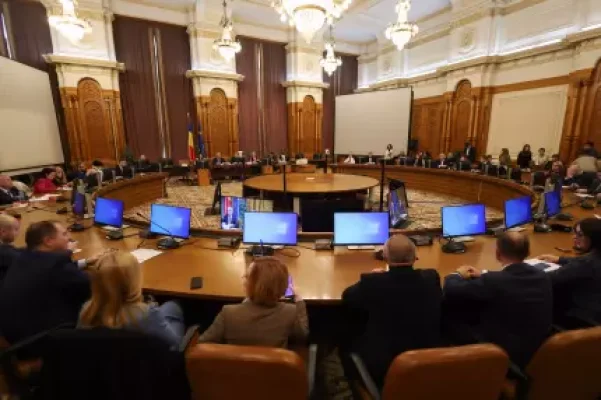 Legea Bugetului 2025. Au început dezbaterile în comisii, miercuri urmează în plen, joi votul final