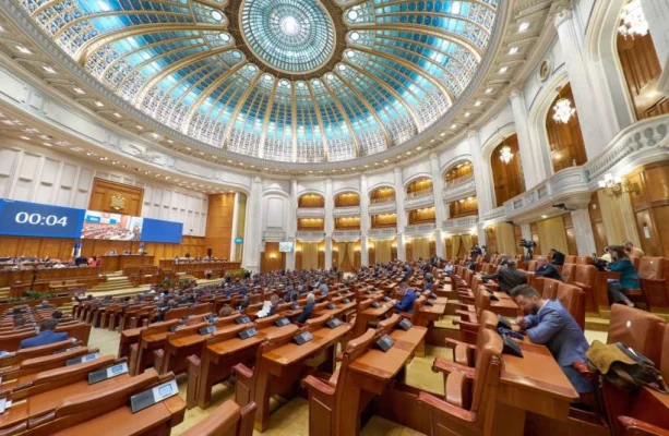 Moda zilelor naționale: a alegătorului, a înotului, a bunicilor, a educației financiare