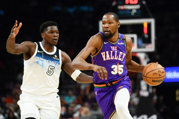 Bombă pe piața transferurilor în NBA! Kevin Durant, aproape de despărțirea de Phoenix și un posibil „dream team” la San Antonio Spurs