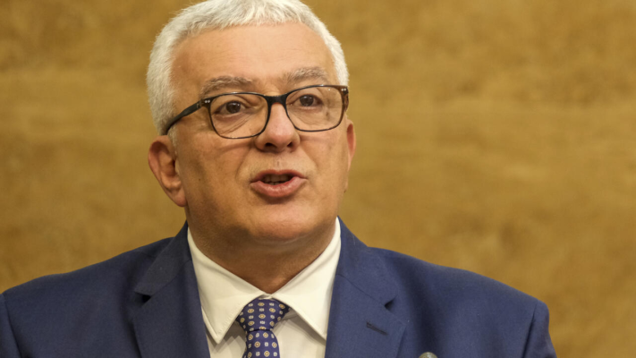 Cum și-au schimbat comuniștii hainele în Muntenegru și au devenit socialiști