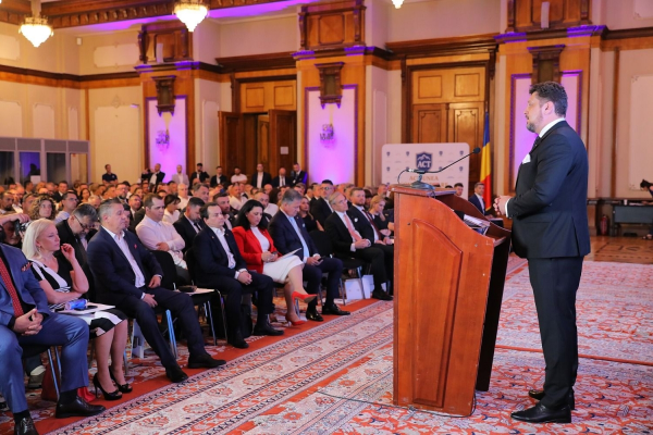 Claudiu Târziu a lansat un nou partid conservator - ACT: România puternică începe cu oameni care nu se adaptează vremurilor, ci le înfruntă