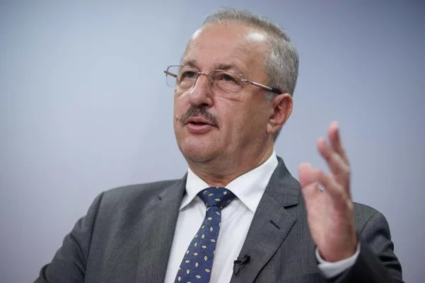 Dîncu: „Serviciile secrete ar trebui să ne spună dacă Simion e sau nu spion rus”