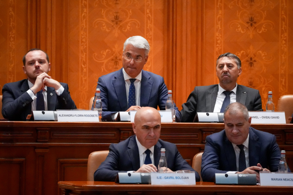 Plenul comun al Parlamentului se reuneşte pentru angajarea răspunderii GUVERNULUI pe primul pachet de măsuri fiscale
