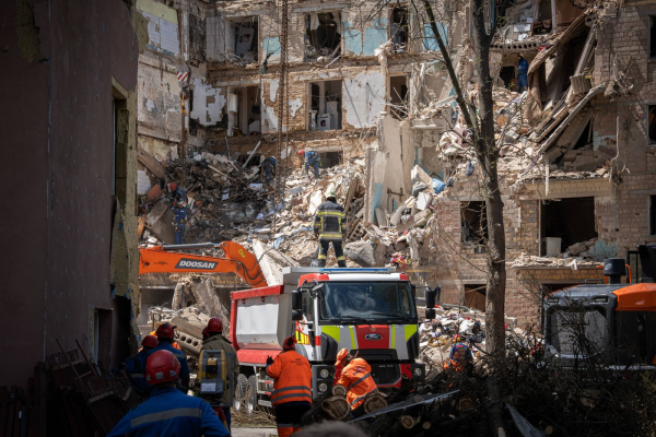 Olanda va furniza Ucrainei 100 de radare de detectare a dronelor şi 20 de vehicule de evacuare medicală