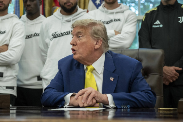 Donald Trump, în Situation Room după atacul iranian asupra bazelor americane din Orientul Mijlociu