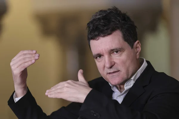 Politico: Socialiștii europeni, criticați dur pentru că nu susțin candidatul centrist al României