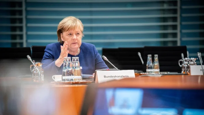 Angela Merkel îl critică pe Friedrich Merz în privința migrației / Fosta lideră germană spune că politicile noului Cancelar ar putea „ruina Europa”