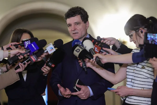 Nicușor Dan a propus elaborarea unui plan de măsuri pentru reducerea cheltuielilor statului, în paralel cu negocierile pentru formarea noului Guvern