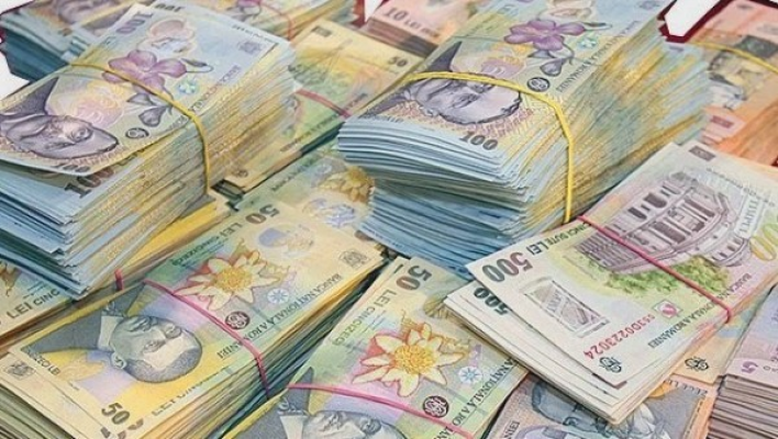 EcoFin avizează vineri constatarea potrivit căreia România nu a luat măsuri pentru reducerea deficitului. Acestea trebuie adoptate prin ordonanţă sau lege şi trebuie trimise la Bruxelles săptămâna următoare