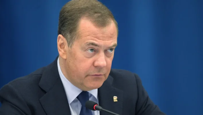 Medvedev dă explicații SUA: Rusia nu va furniza arme nucleare Iranului