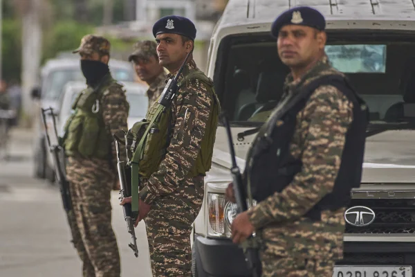 Conflictul dintre India și Pakistan escaladează după o ripostă a Islamabadului. SUA se oferă să medieze