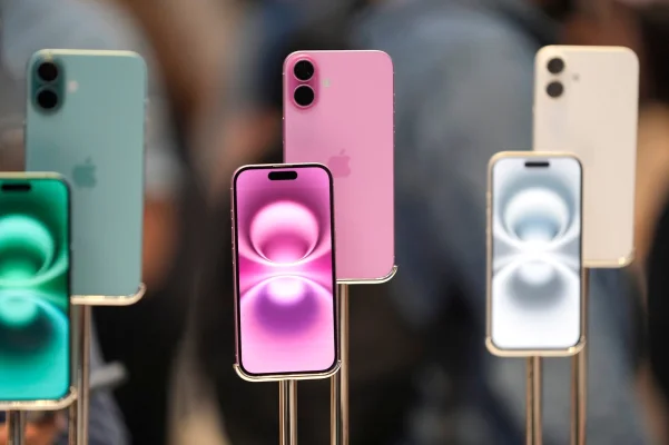 Platformele de comerţ electronic din China reduc preţurile și cu 350 de dolari pe unitate la cele mai recente modele iPhone pentru a stimula vânzările