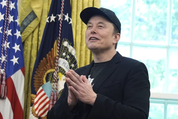 După ruptura cu Trump, Musk anunță că va scoate din funcțiune capsula spațială Dragon