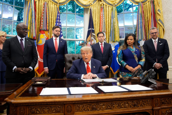 Rwanda şi Congo au semnat un acord de pace mediat de SUA. Ce obţine adminitraţia Trump