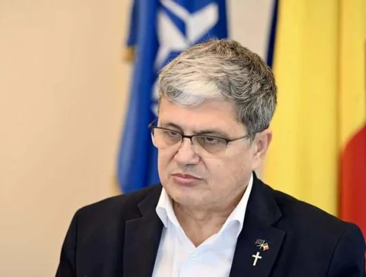 Boloş: E de domeniul evidenţei că modelul nostru de finanţe publice are probleme. Se vede din indicatorii macroeconomici şi din evoluţia deficitului bugetar/ Restructurarea structurilor supradimensionate sau renunţarea la unele sporuri „ţin de bunul simţ”