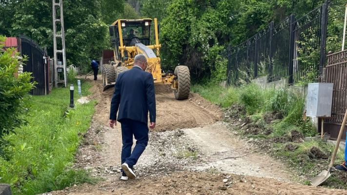 GAZETA DE STÂLPENI Primarul din Stâlpeni, deranjat că nu-i vede Timișoara „realizările începute”