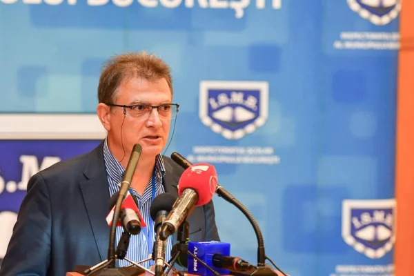 Sindicatele din educație îi cer ministrului David să „nu se grăbească” cu emiterea ordinului pentru planurile-cadru pentru a face o analiză corectă cu profesori, părinți și elevi