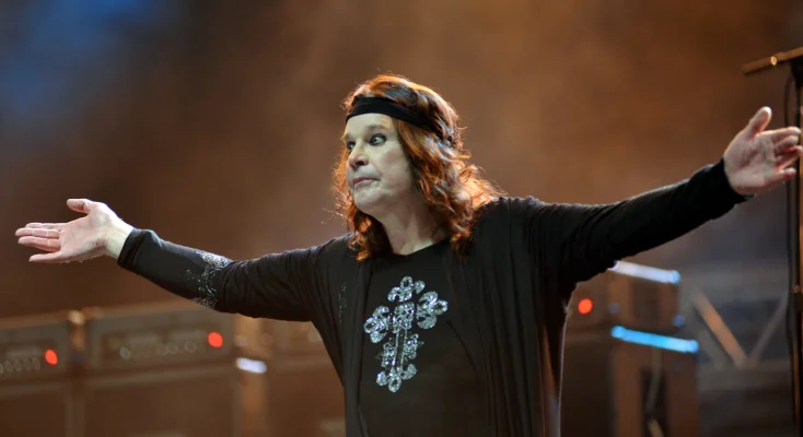 Ultimul concert al rockerului Ozzy Osbourne, alături de trupa sa, Black Sabbath, va fi difuzat online, după ce biletele s-au epuizat rapid