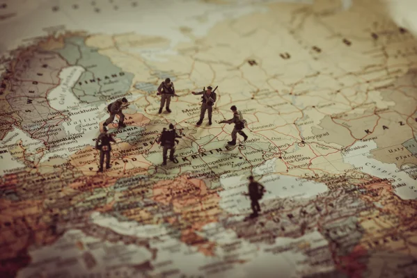 Rusia condiţionează încheierea războiului din Ucraina de oprirea extinderii NATO spre est