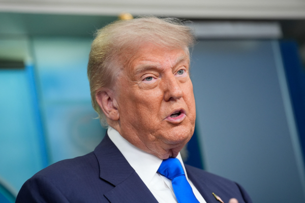Dosarul Epstein: Trump spune că procurorul general ar trebui să publice orice informație „credibilă” despre Epstein
