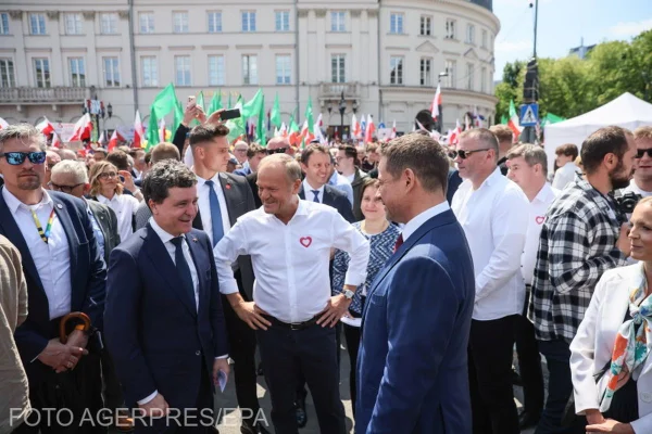 Polonia: cursă prezidențială strânsă.  Candidatul pro-european, susținut activ  de Nicușor Dan, președintele ales al României
