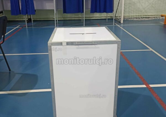 Alegeri prezidențiale, turul doi. S-au deschis secțiile de vot. Peste 600.000 de clujeni așteptați la urne.