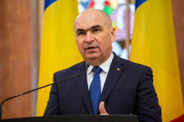 Bolojan taie sporul de condiții vătămătoare. Cum au reacționat sindicatele