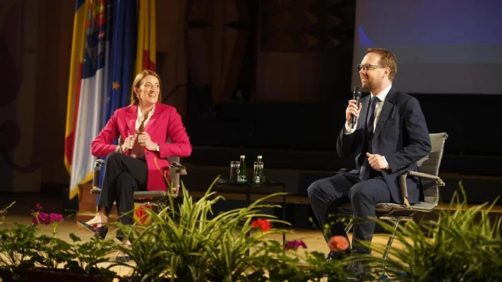 Roberta Metsola, față în față cu tinerii din Timișoara: Europa înseamnă speranță