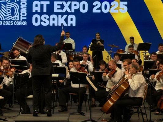 România a adus primul concert simfonic la Expo Osaka 2025 susținut de Filarmonica „George Enescu” din București. Japonezii au cerut trei bisuri