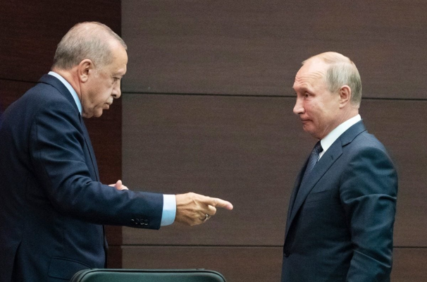 Putin şi Erdogan au insistat, într-o discuţie telefonică, pe necesitatea stabilizării imediate a situaţiei în Siria, potrivit Kremlinului