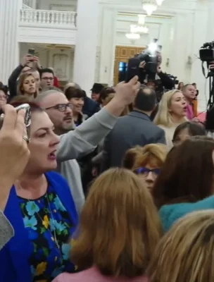 Restructurarea de la Senat preluată din mers