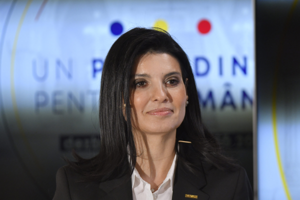 PUSL cere premierului Bolojan să elimine CĂLĂTORIILE parlamentarilor la clasa business