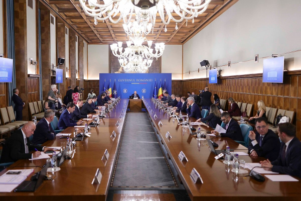 Premierul Ilie Bolojan, întâlnire cu ministrul de Finanţe, pe tema legislaţiei privind reducerea de cheltuieli şi pregătirea unei întâlniri cu o agenţie de rating