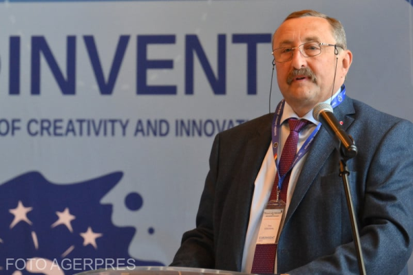 Dan Caşcaval, senator PSD şi rector al Universităţii ”Gheorghe Asachi” din Iaşi: Nu înţeleg de ce printre primele măsuri anunţate sunt tocmai bursele studenţilor / Încă se poate purta un dialog, dar nu în stradă