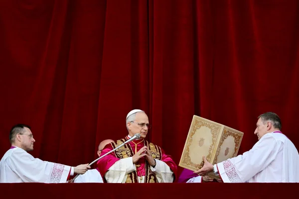 Începe pontificatul lui Leon al XIV-lea. Mii de credincioşi aşteptaţi la slujba de duminică, din Piaţa Sfântul Petru. JD Vance, Volodimir Zelenski şi Ursula von der Leyen vor fi prezenţi