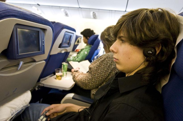 Motivul real pentru care nu ar trebui niciodată să faci acest lucru în avion