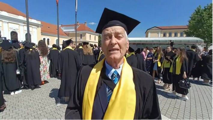 Fostul primar de Cugir, cel mai vârstnic doctorand din România, la 90 de ani