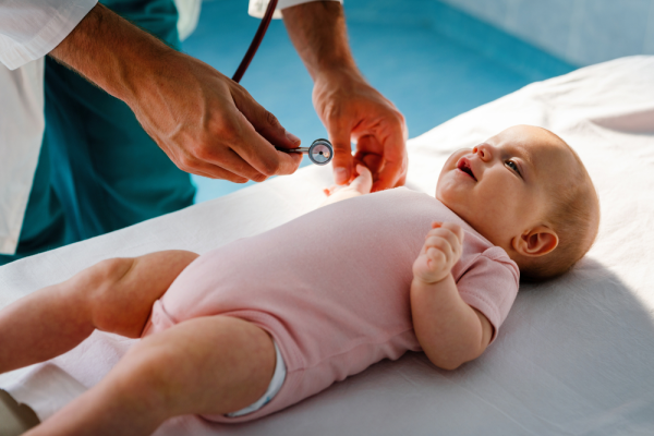 Ceea ce nu vezi poate fi periculos. Ce trebuie să știe părinții despre malformațiile cardiace tăcute la copii