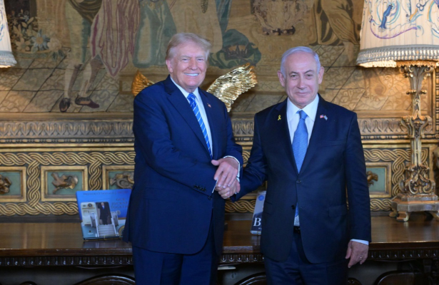 Donald Trump susţine că nu va tolera continuarea procesului pentru corupţie împotriva premierului israelian Netanyahu