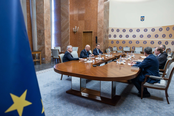 Ilie Bolojan s-a întâlnit cu o delegație a Atlantic Council. Palatul Victoria: „Discuțiile au vizat teme legate de SECURITATEA regională”