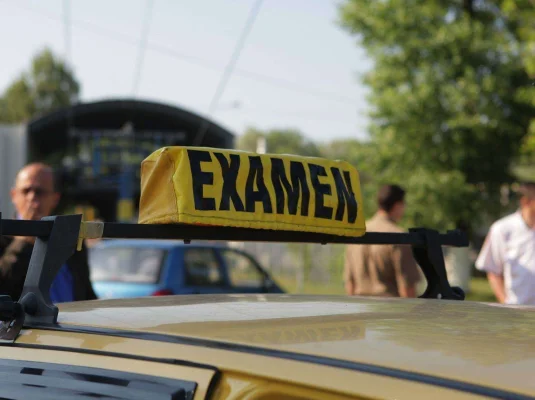 Permisul auto, mai ușor de obținut pentru unii șoferi: proba teoretică eliminată în anumite cazuri