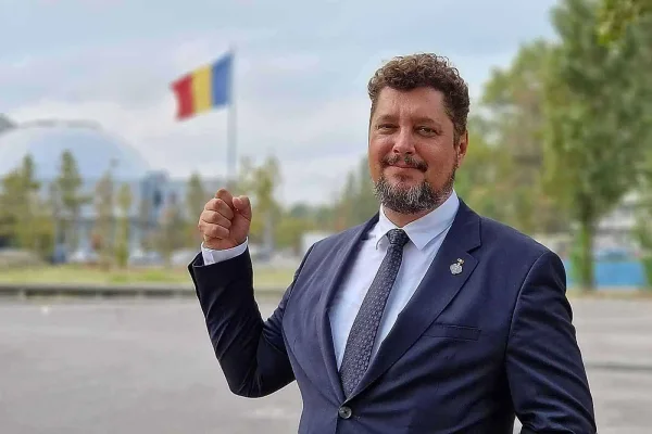 Claudiu Târziu: Scrisoare de despărțire. Europarlamentarul pleacă din formațiunea pe care a fondat-o. Ce-i reproșează lui Simion