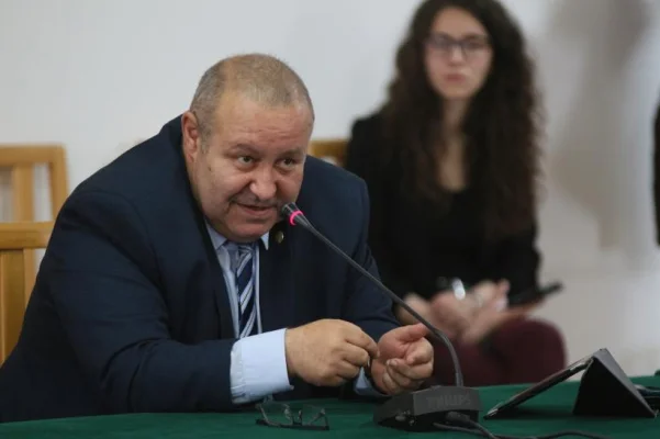 Daniel Fenechiu: În turul al doilea vor intra Crin Antonescu şi un candidat suveranist