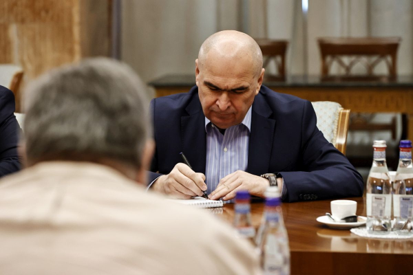 Premierul Ilie Bolojan, consultări cu sindicatele pe tema măsurilor guvernamentale pentru reducerea deficitului bugetar