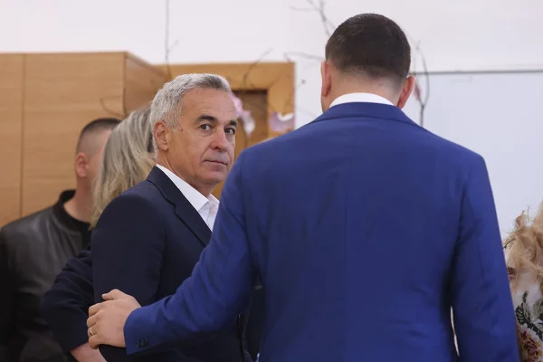 Călin Georgescu: Să ne amintim de înțelepciunea străbunilor noștri care spuneau că ”unde-s mulți puterea crește”. Așadar, să fim mulți la vot, vom fi puternici!