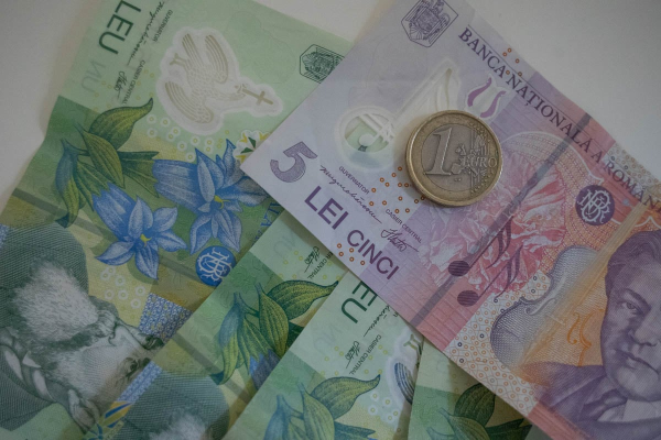 Cartel Alfa îi solicită preşedintelui Nicusor Dan să ceară Parlamentului şi Guvernului să înceapă procesul de transferare a unei părţi din taxele sociale de la angajat la angajator