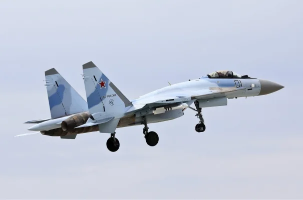 Ucraina anunţă că a doborât un avion de vânătoare rus Su-35